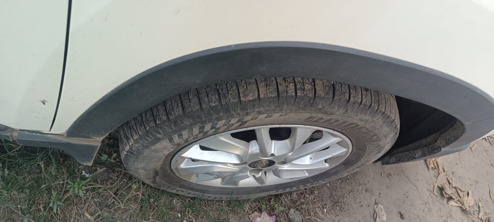 KUV100 image 6 KUV100 image 6