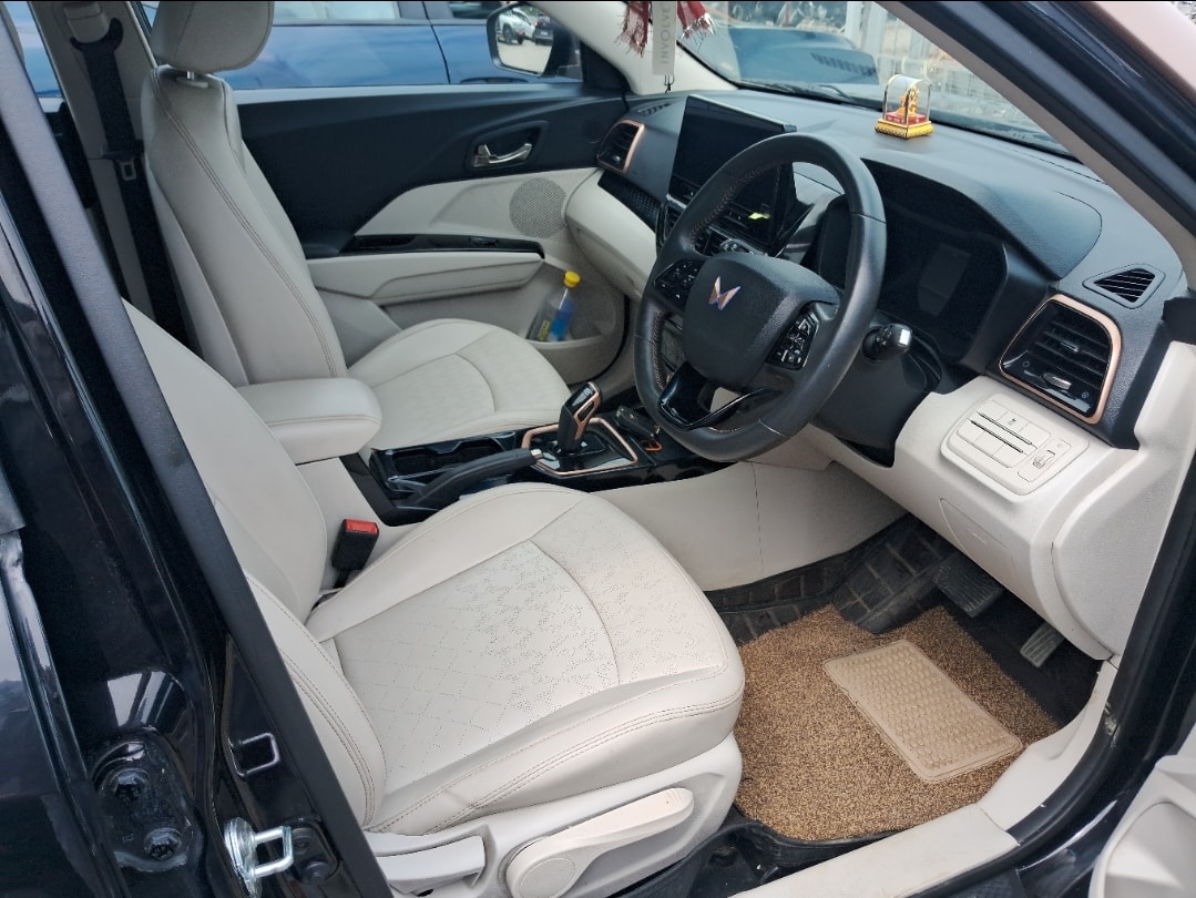 Used 2024 Mahindra XUV400 Used 2024 Mahindra XUV400