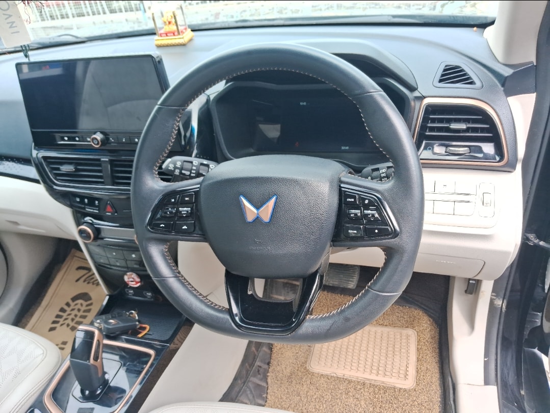 Used 2024 Mahindra XUV400 Used 2024 Mahindra XUV400