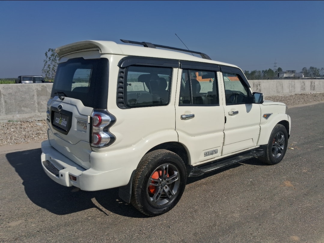 Used 2015 Mahindra Scorpio Used 2015 Mahindra Scorpio