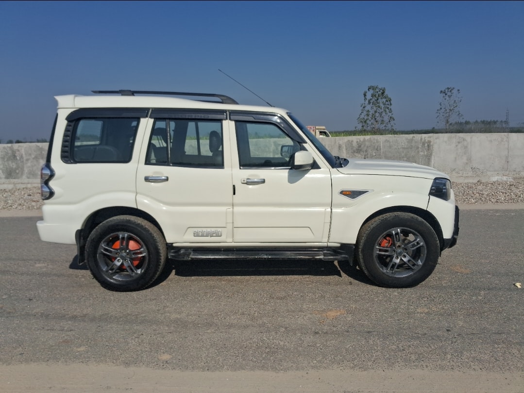 Used 2015 Mahindra Scorpio Used 2015 Mahindra Scorpio