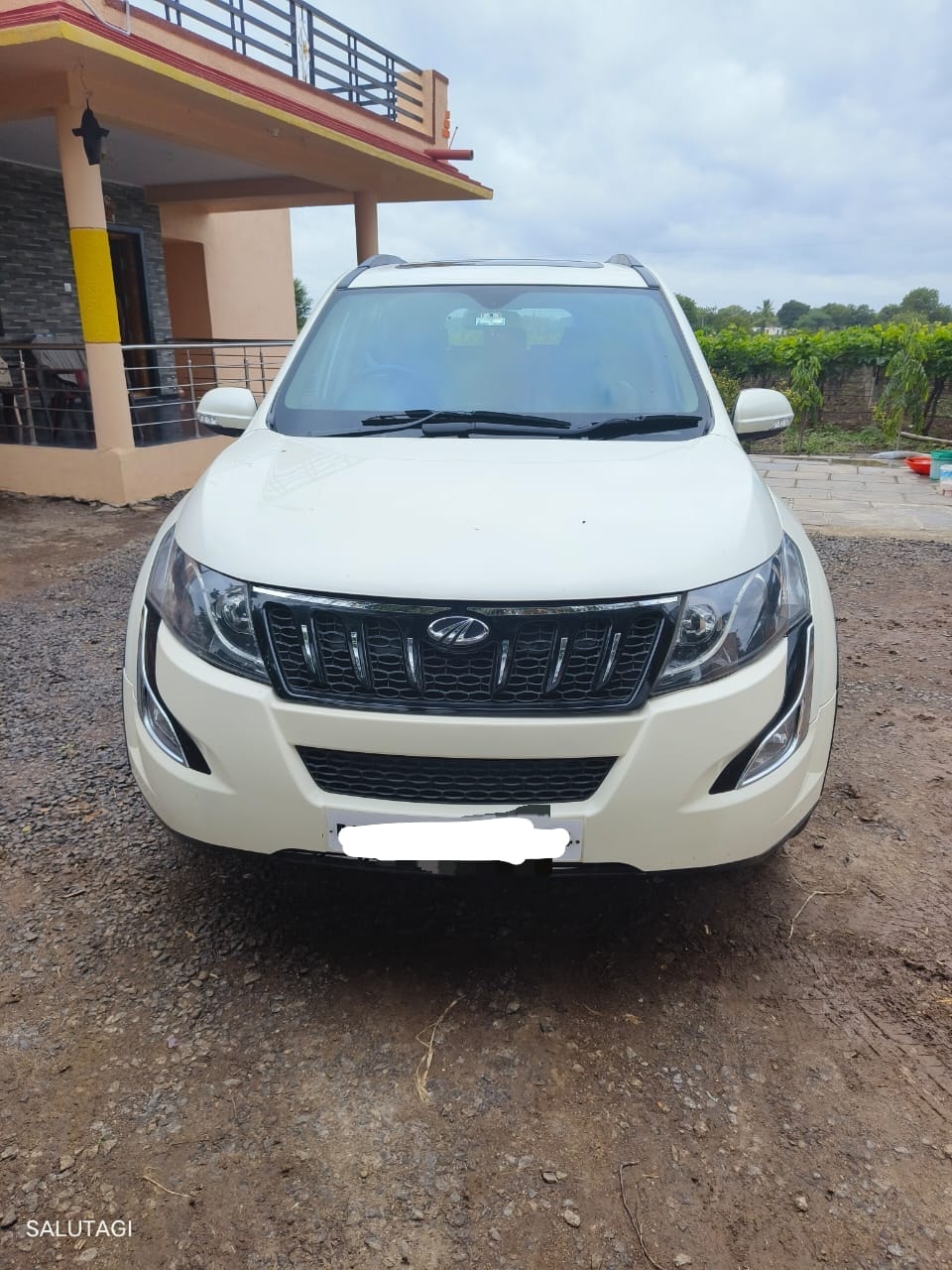 XUV500 image 1 XUV500 image 1