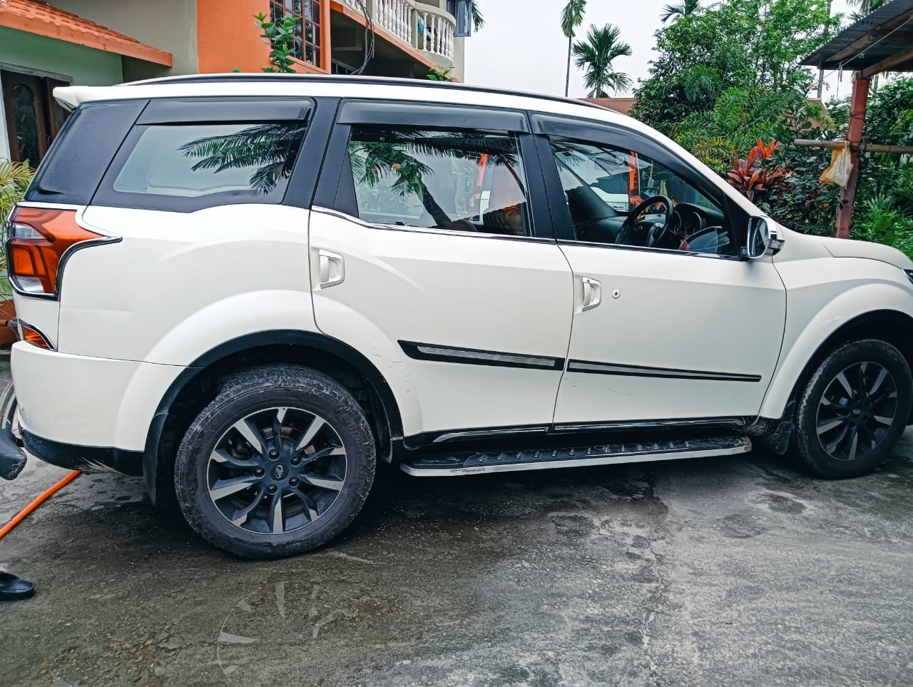 XUV500 image 4 XUV500 image 4