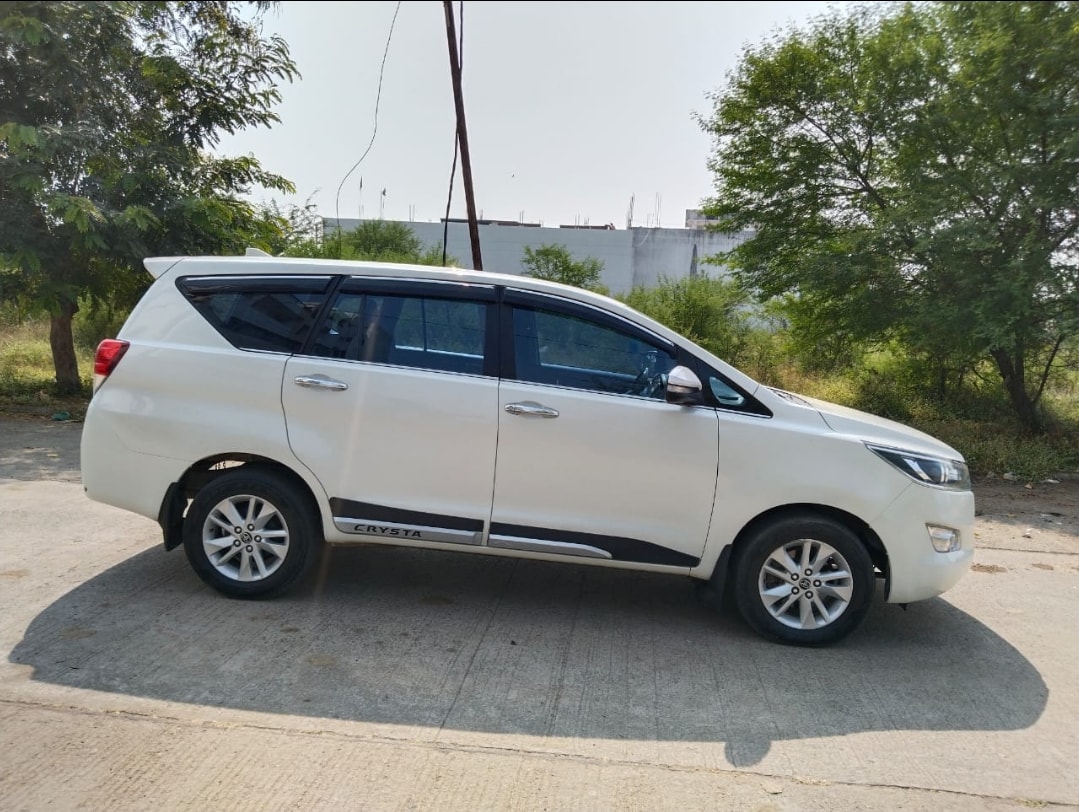 Used 2017 Toyota Innova Crysta Used 2017 Toyota Innova Crysta