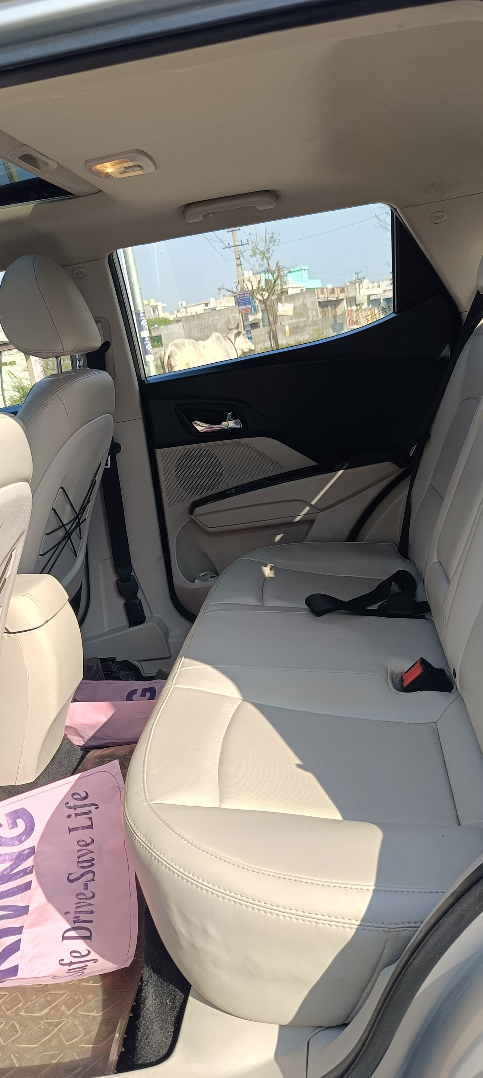 XUV300 image 12 XUV300 image 12