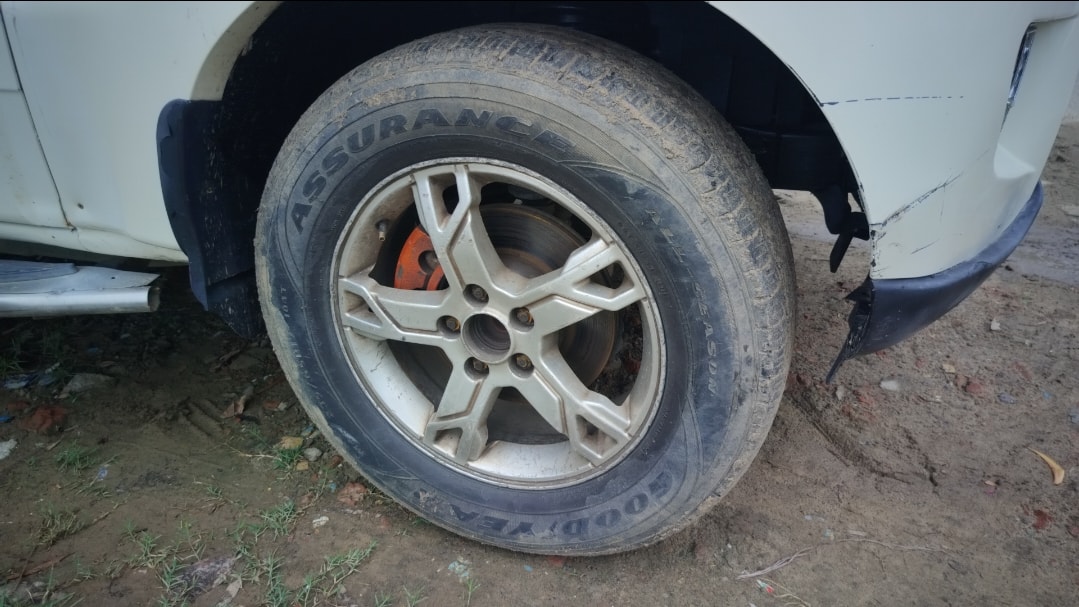 Scorpio image 9 Scorpio image 9