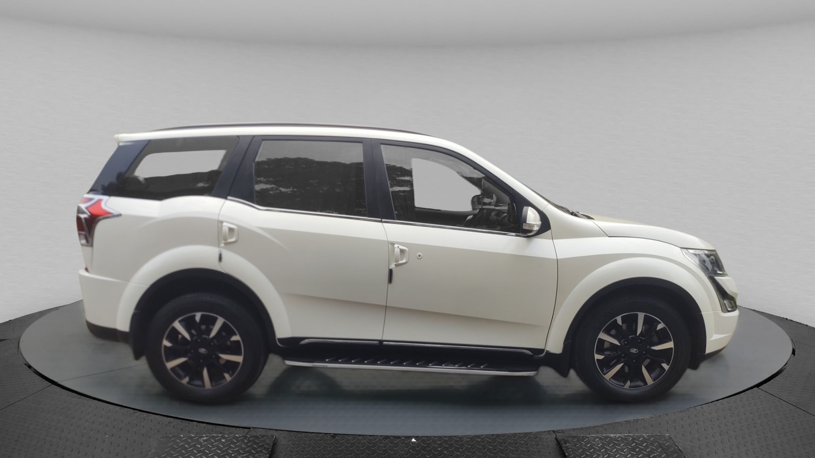 XUV500 image 6 XUV500 image 6