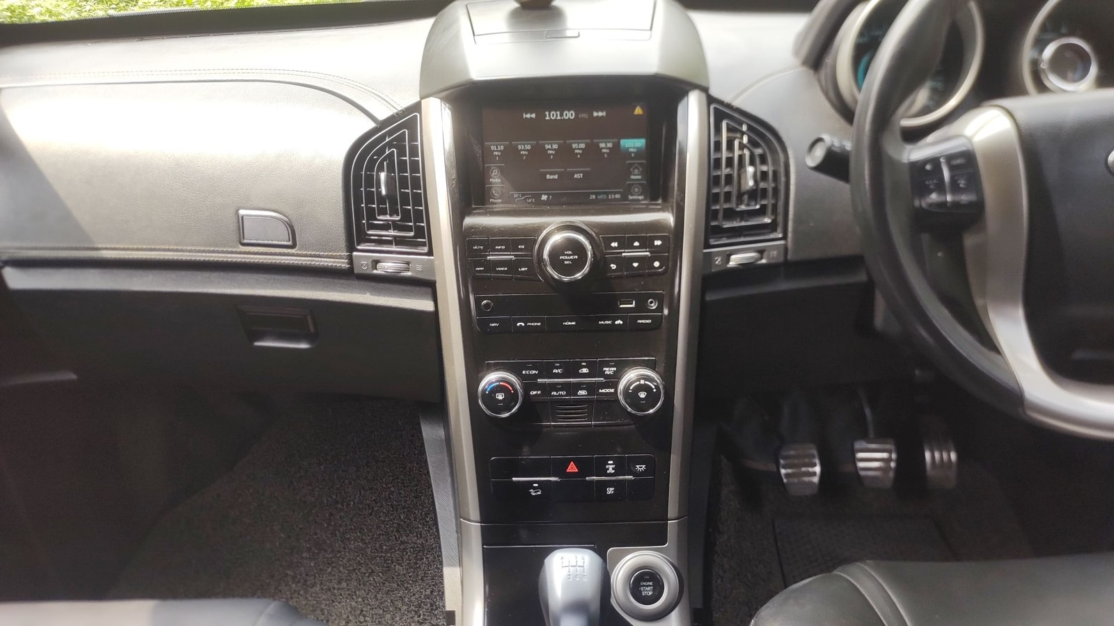 XUV500 image 16 XUV500 image 16