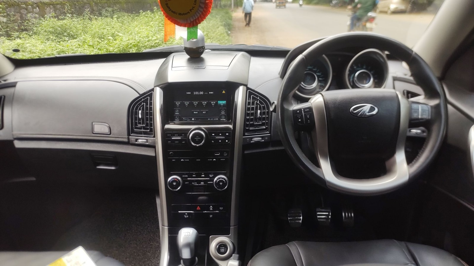 XUV500 image 14 XUV500 image 14