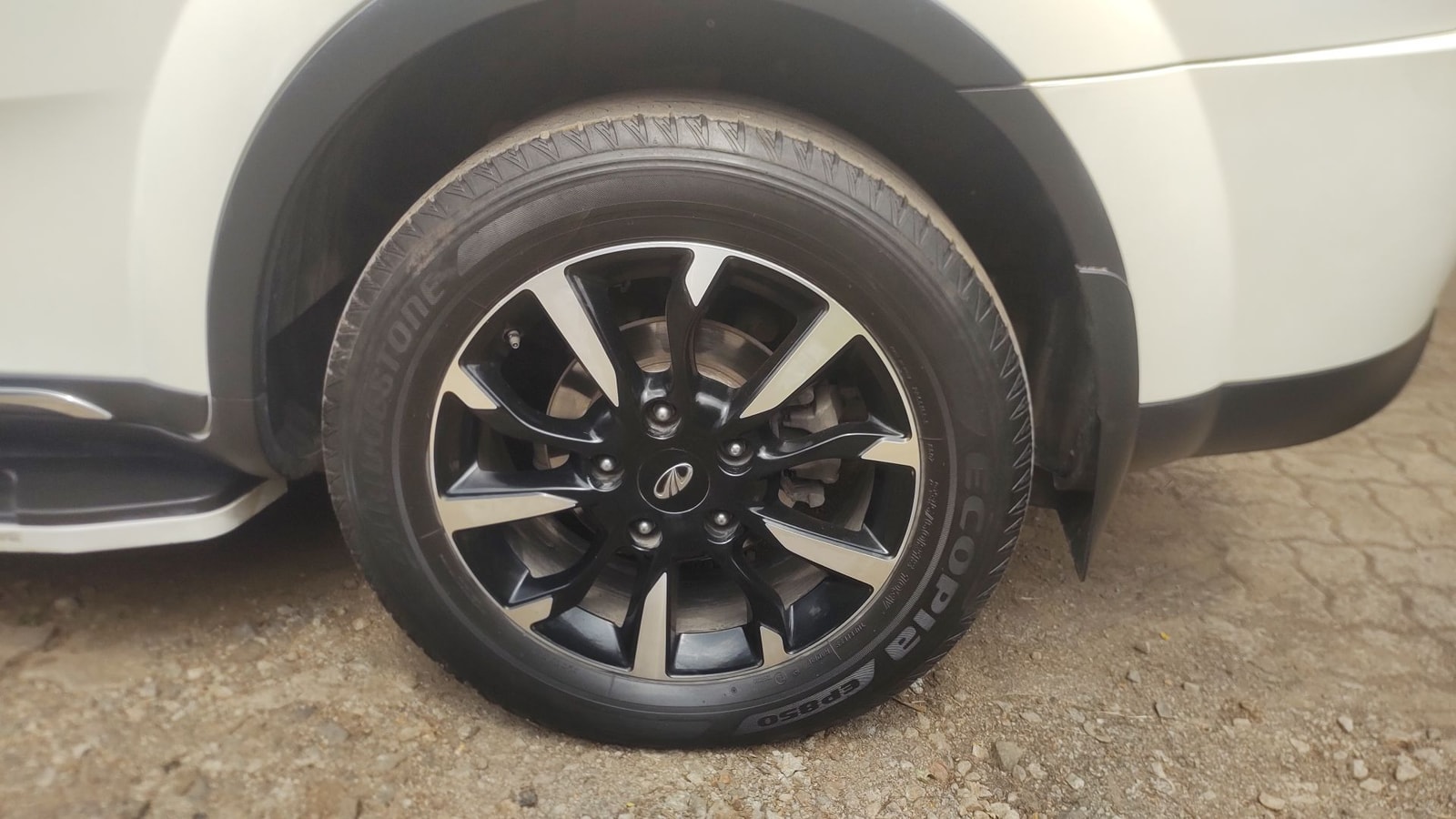 XUV500 image 12 XUV500 image 12