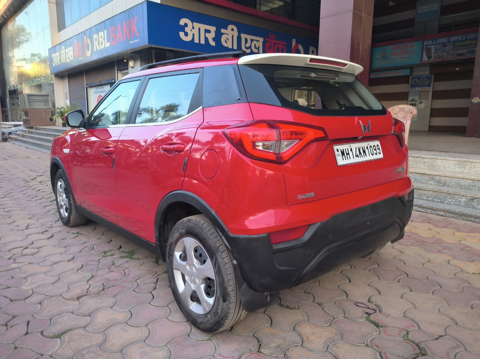 XUV300 image 2 XUV300 image 2