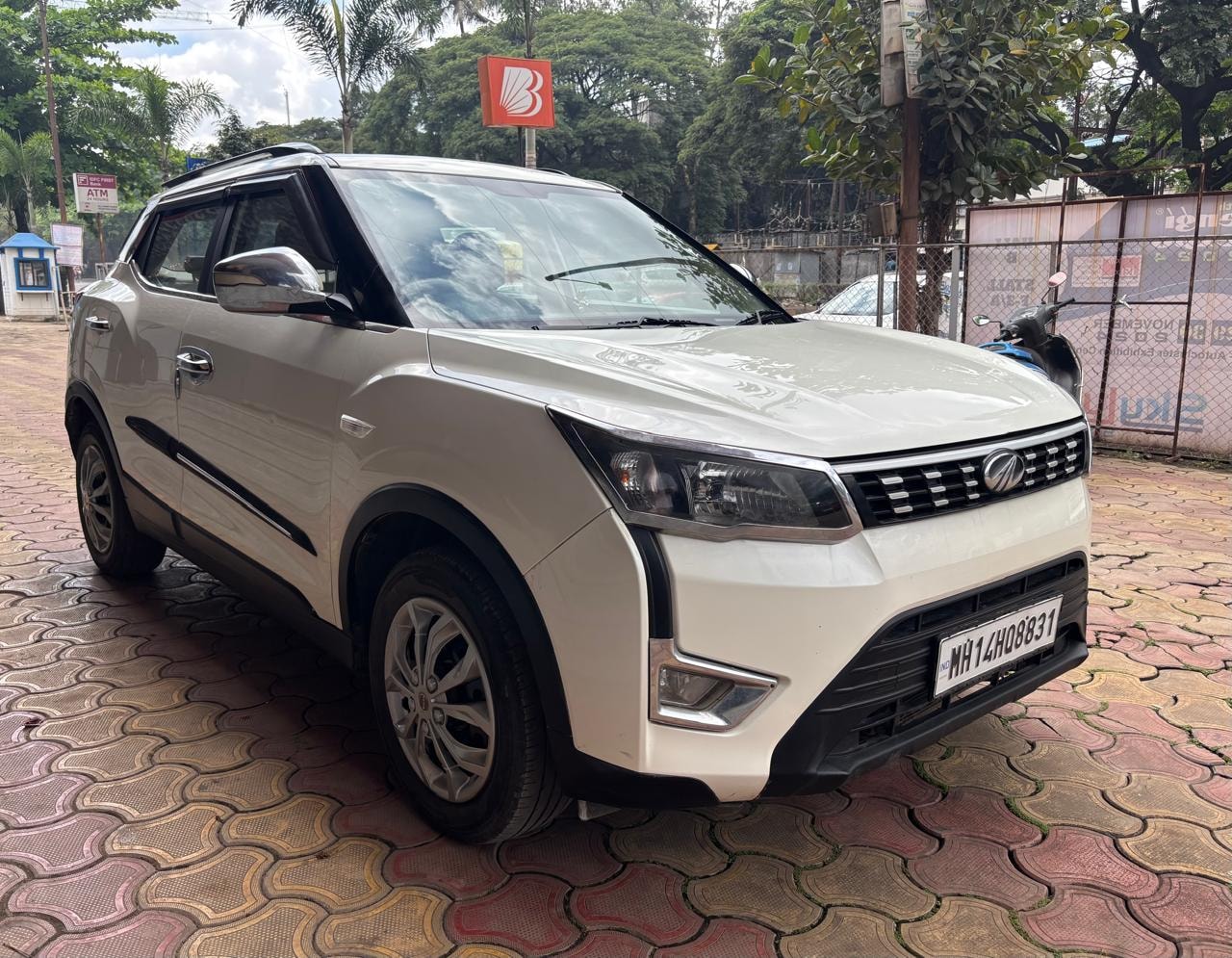 XUV300 image 1 XUV300 image 1