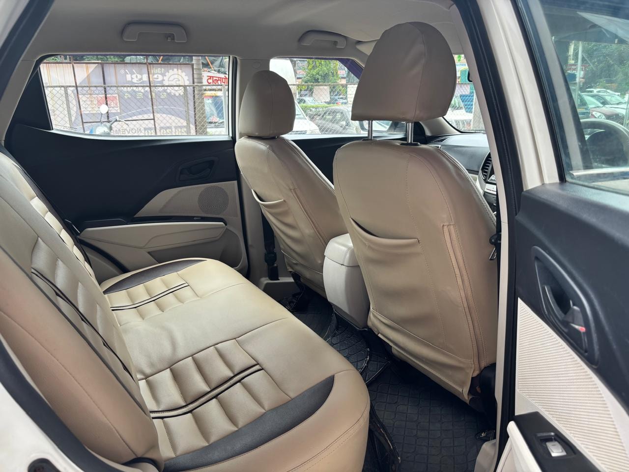 XUV300 image 8 XUV300 image 8