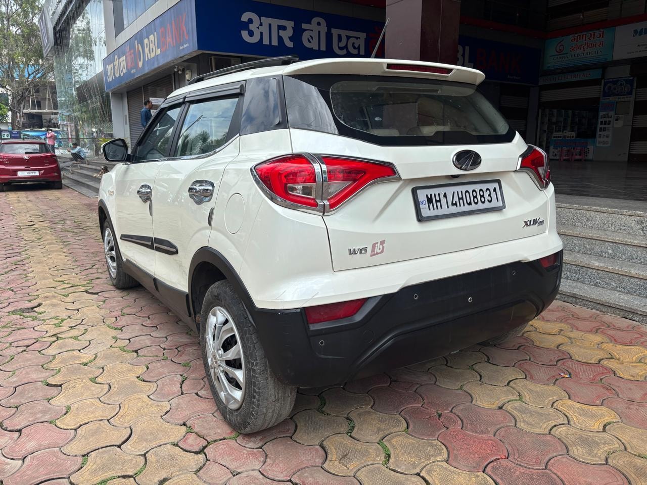 XUV300 image 3 XUV300 image 3