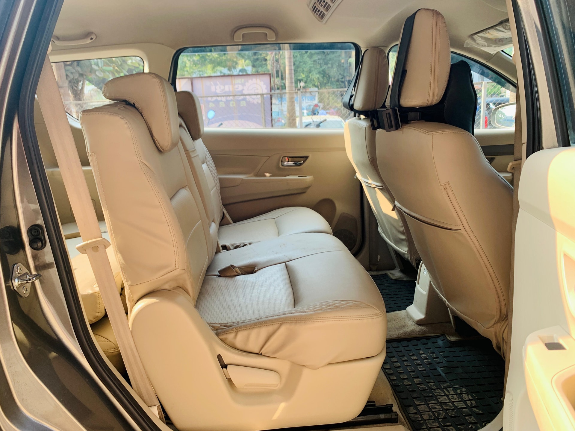 Ertiga image 8 Ertiga image 8