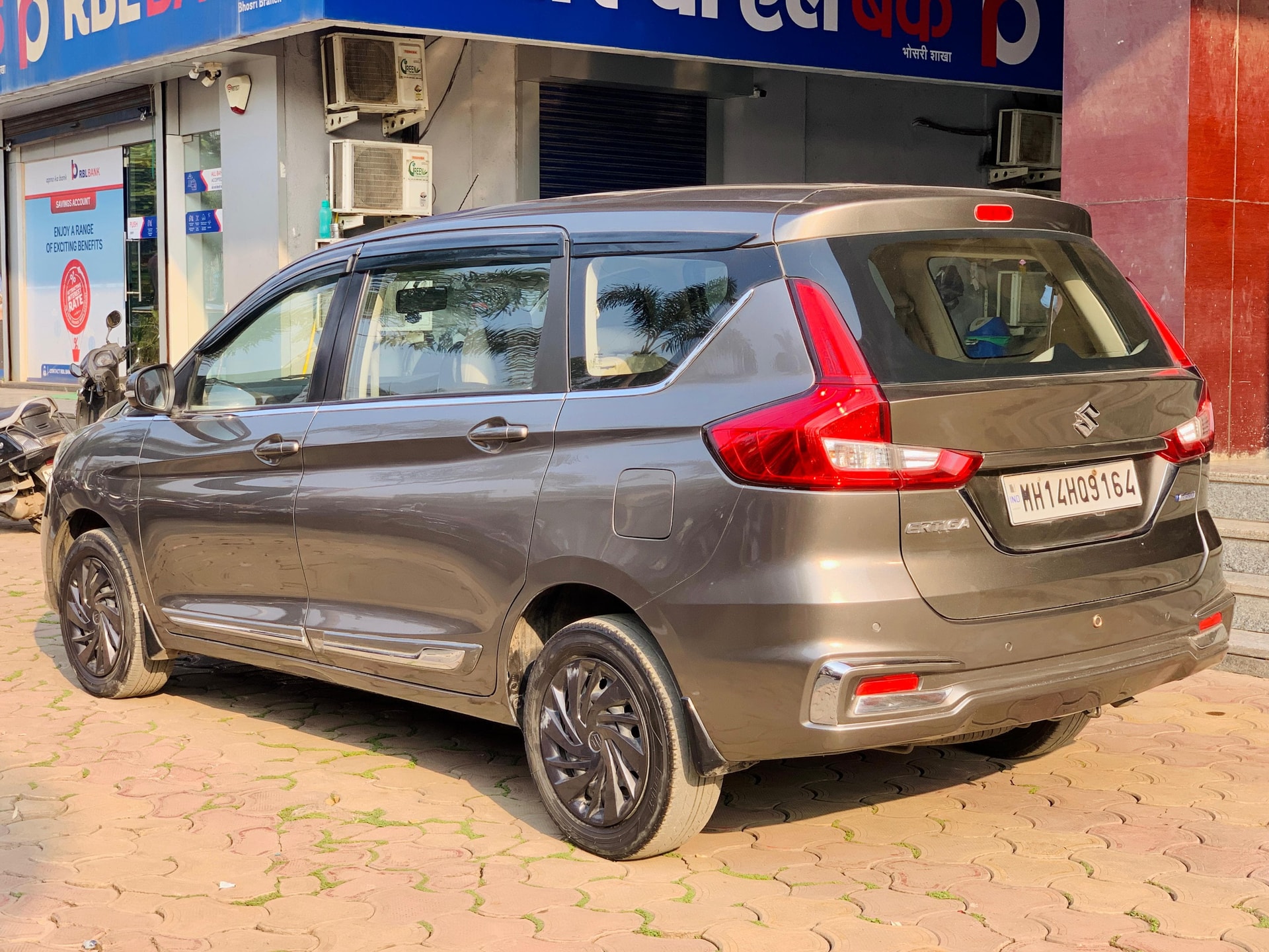 Ertiga image 2 Ertiga image 2