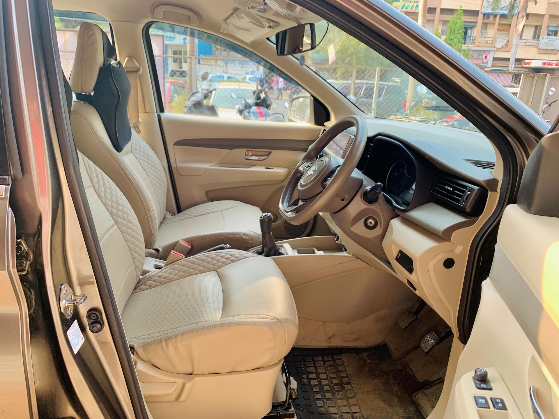 Ertiga image 7 Ertiga image 7