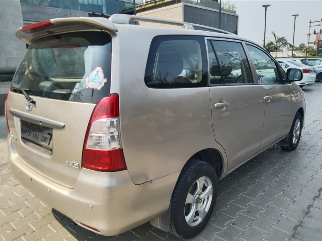 Innova image 5 Innova image 5