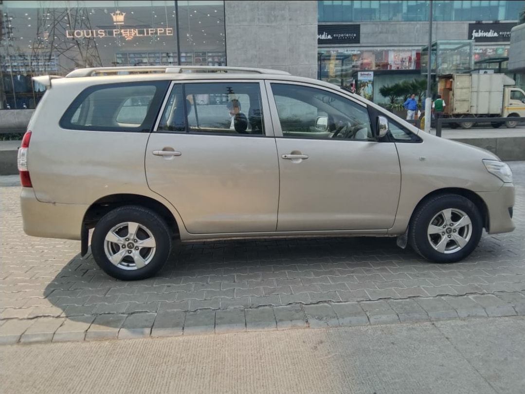 Innova image 8 Innova image 8