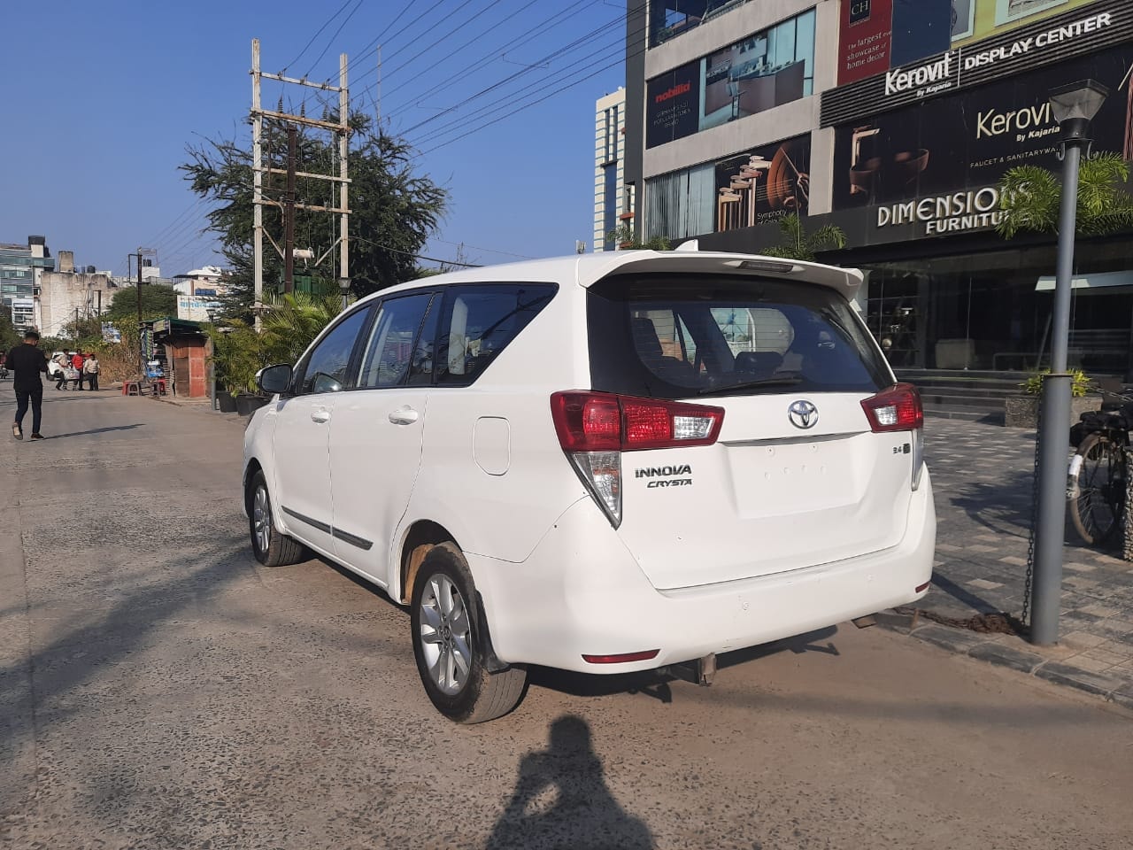 Innova Crysta image 3 Innova Crysta image 3