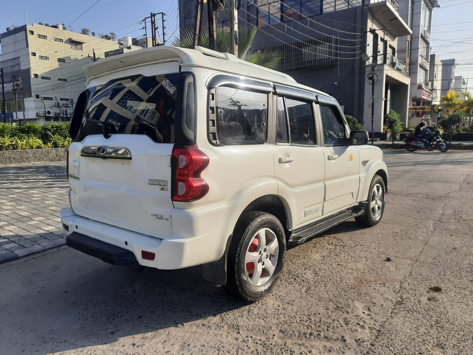 Scorpio image 5 Scorpio image 5