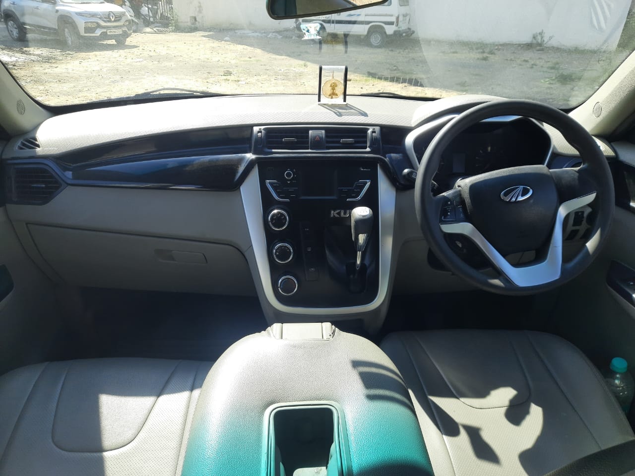 KUV100 image 9 KUV100 image 9