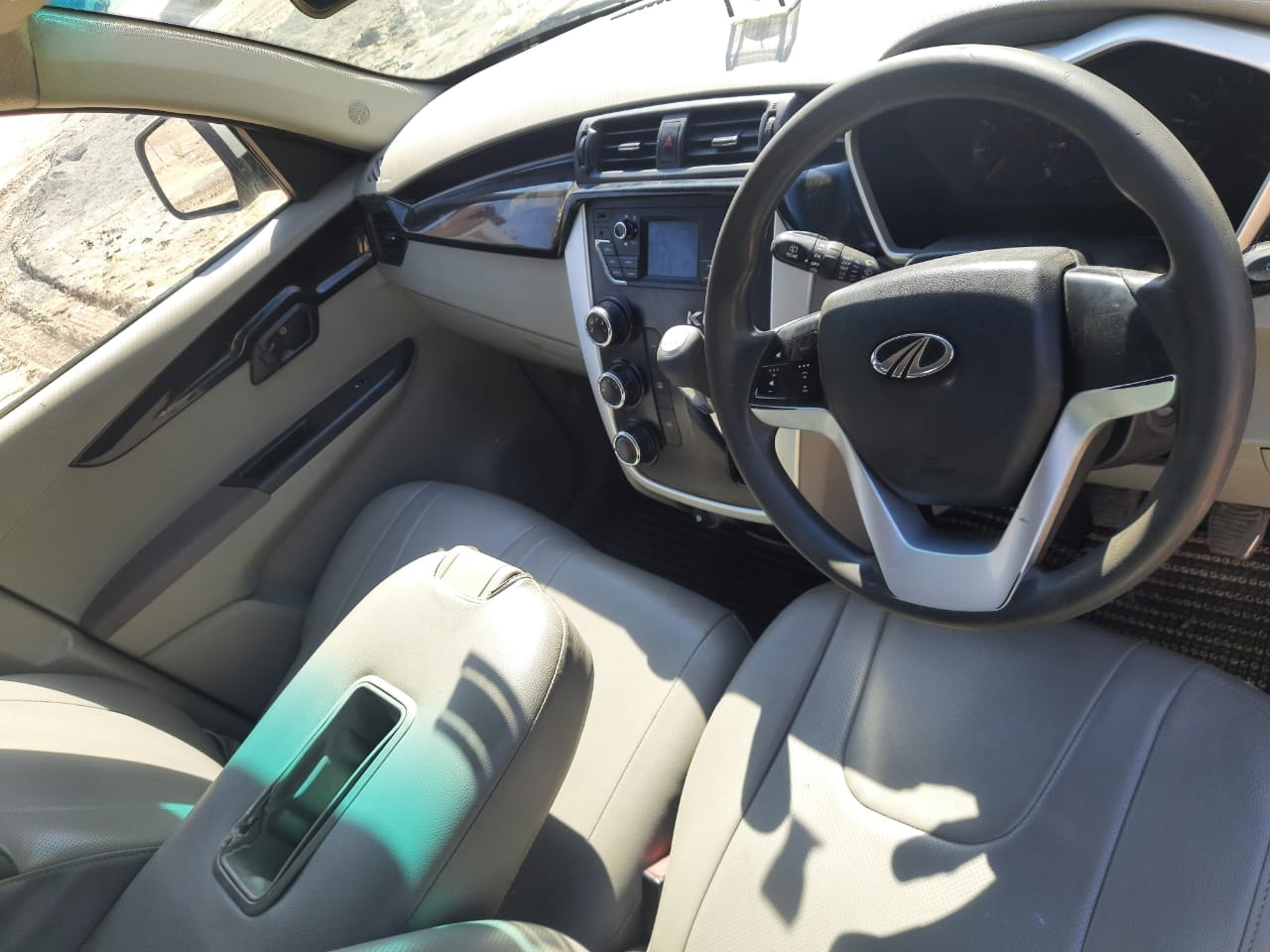 KUV100 image 10 KUV100 image 10