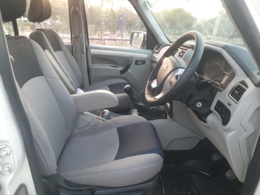 2017 Mahindra Scorpio S10 2WD Front Seats 