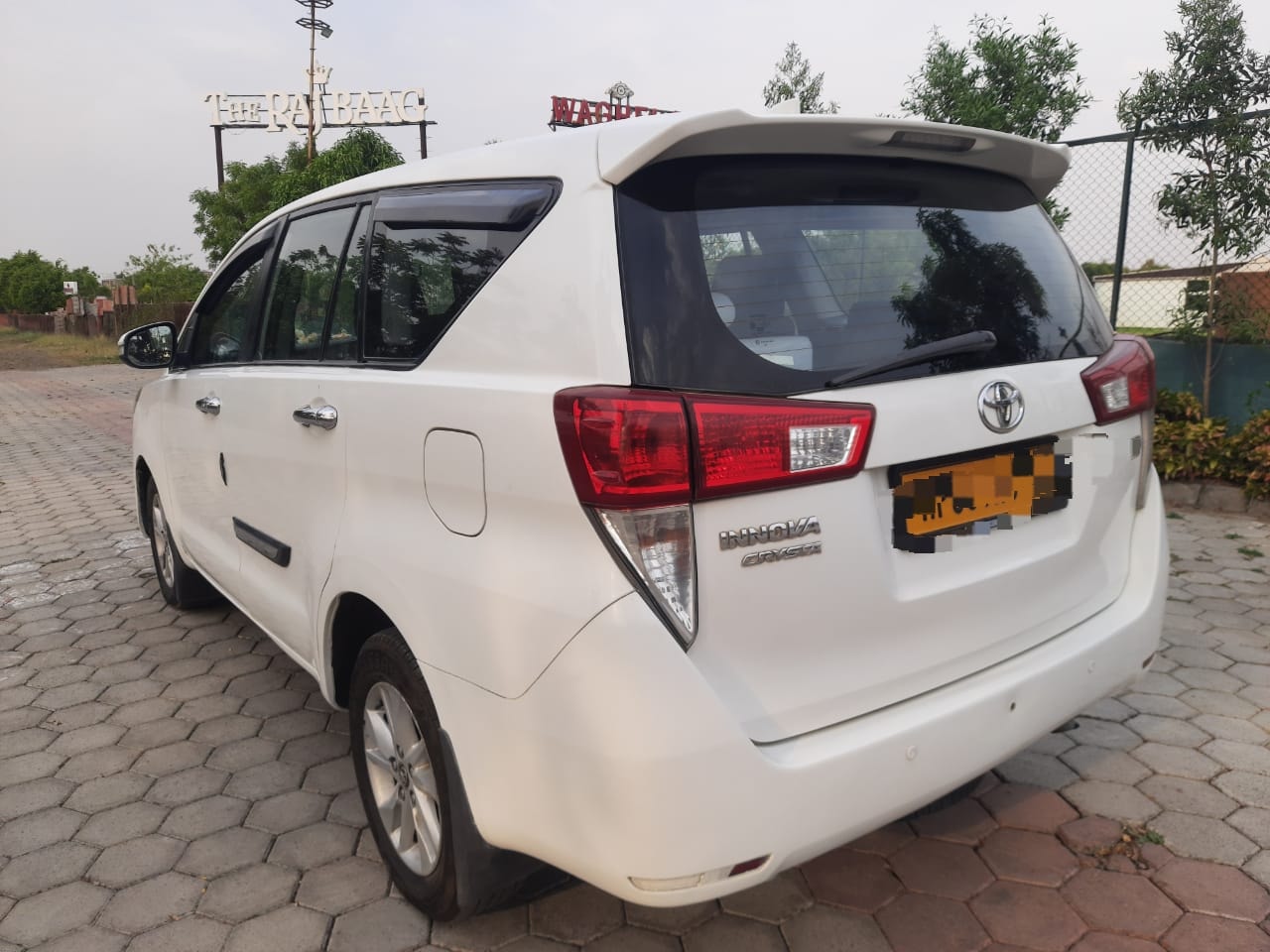 Innova Crysta image 3 Innova Crysta image 3