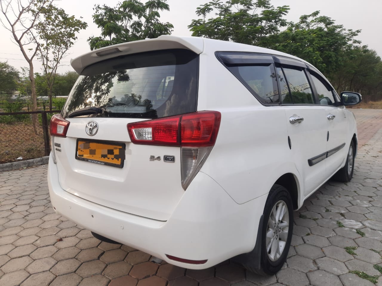 Innova Crysta image 5 Innova Crysta image 5