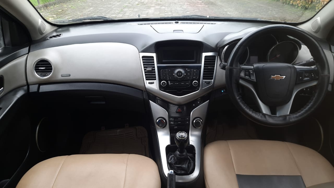 Cruze image 12 Cruze image 12