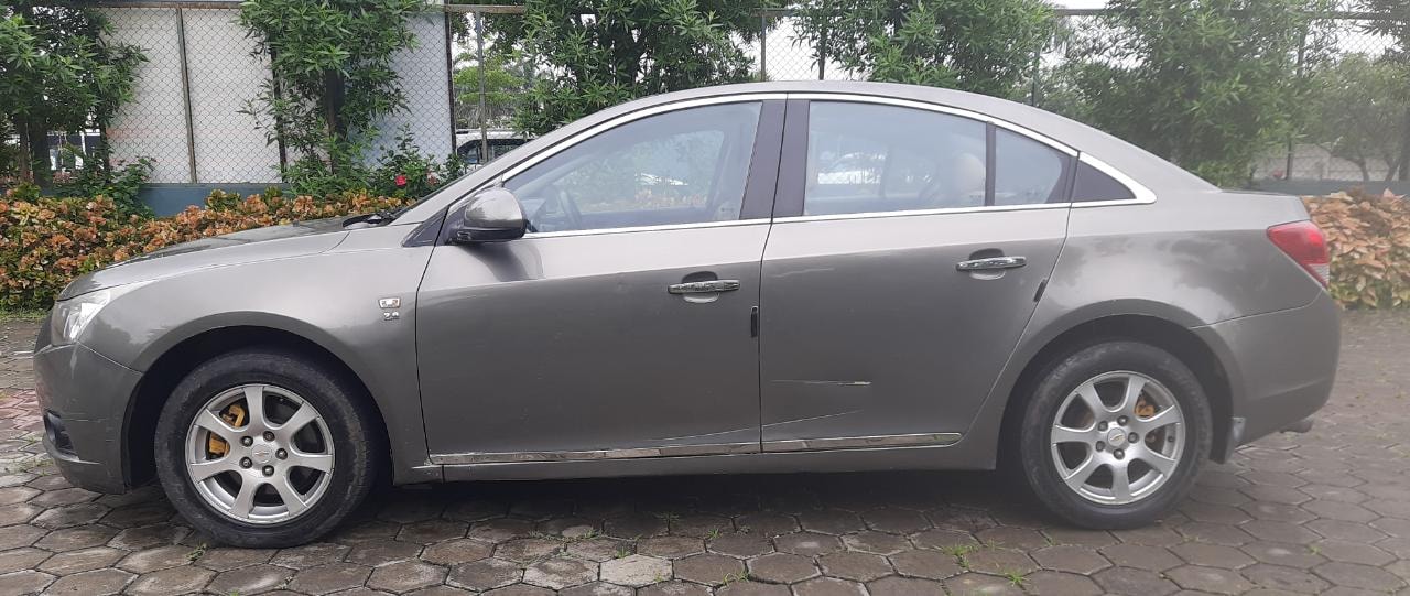 Cruze image 2 Cruze image 2