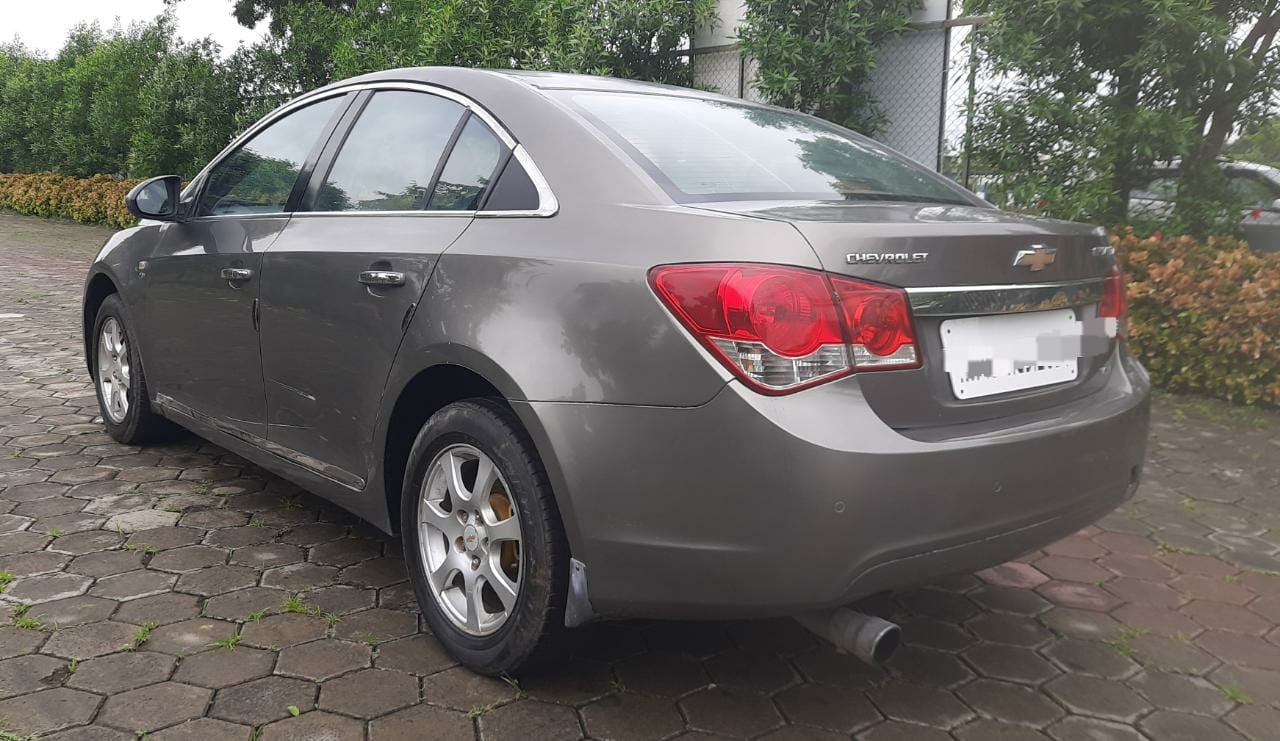 Cruze image 3 Cruze image 3