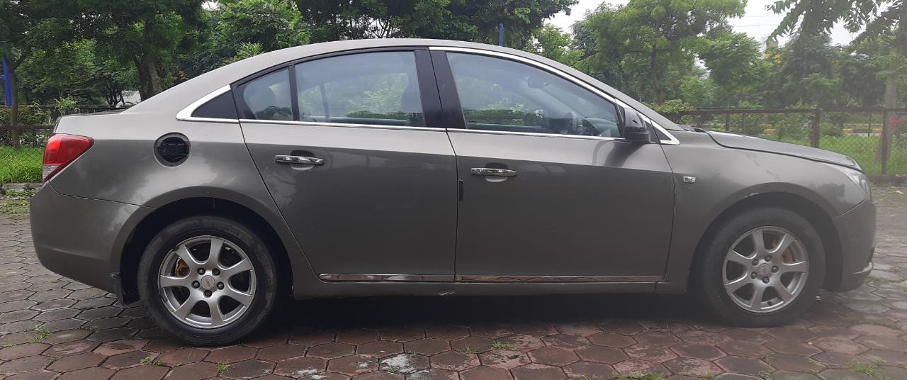 Cruze image 6 Cruze image 6