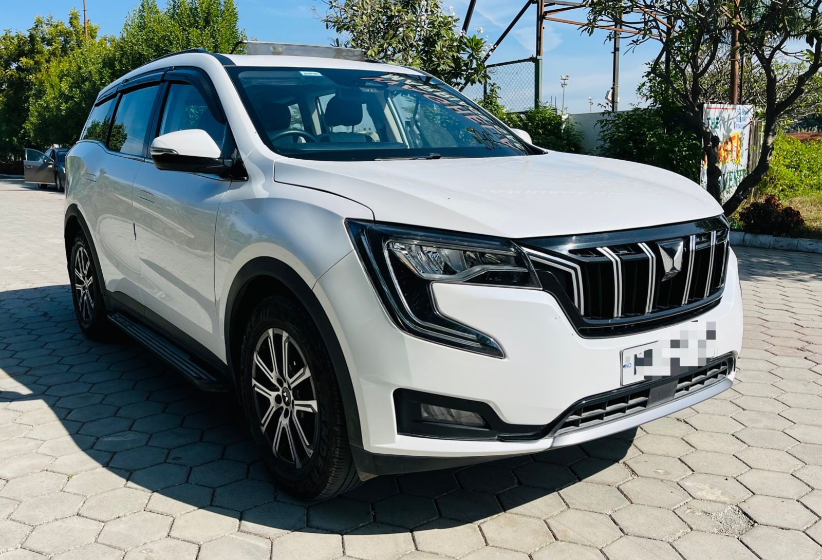 XUV700 image 7 XUV700 image 7