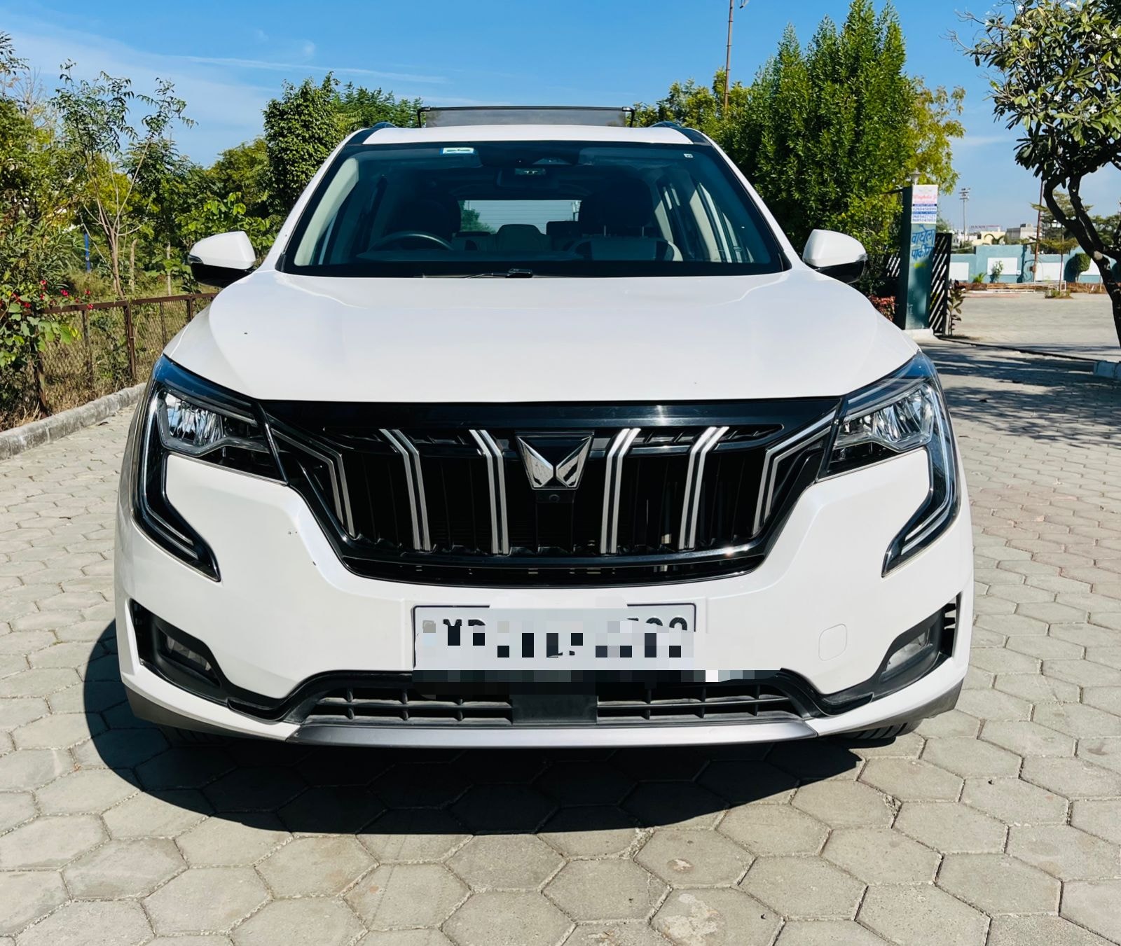 XUV700 image 8 XUV700 image 8