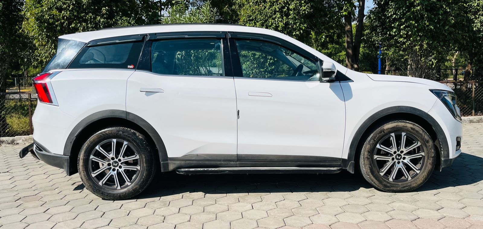 XUV700 image 6 XUV700 image 6