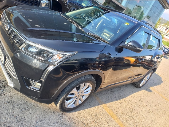 XUV300 image 1 XUV300 image 1