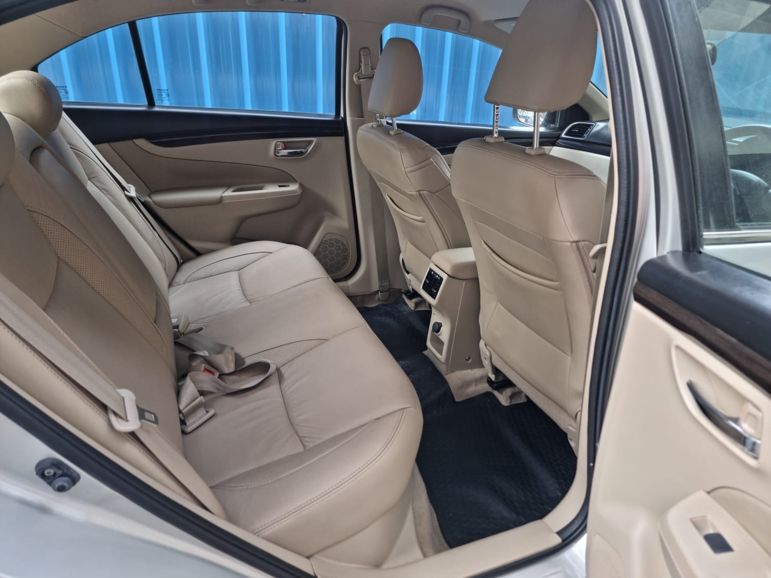 Ciaz image 11 Ciaz image 11