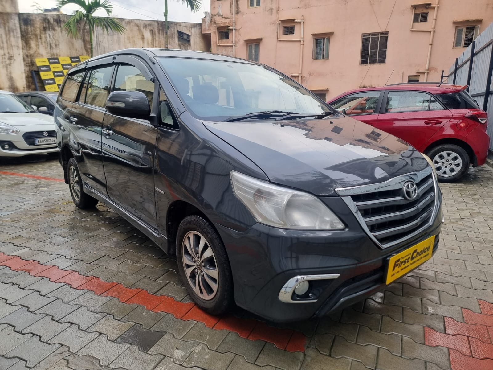 Innova image 7 Innova image 7