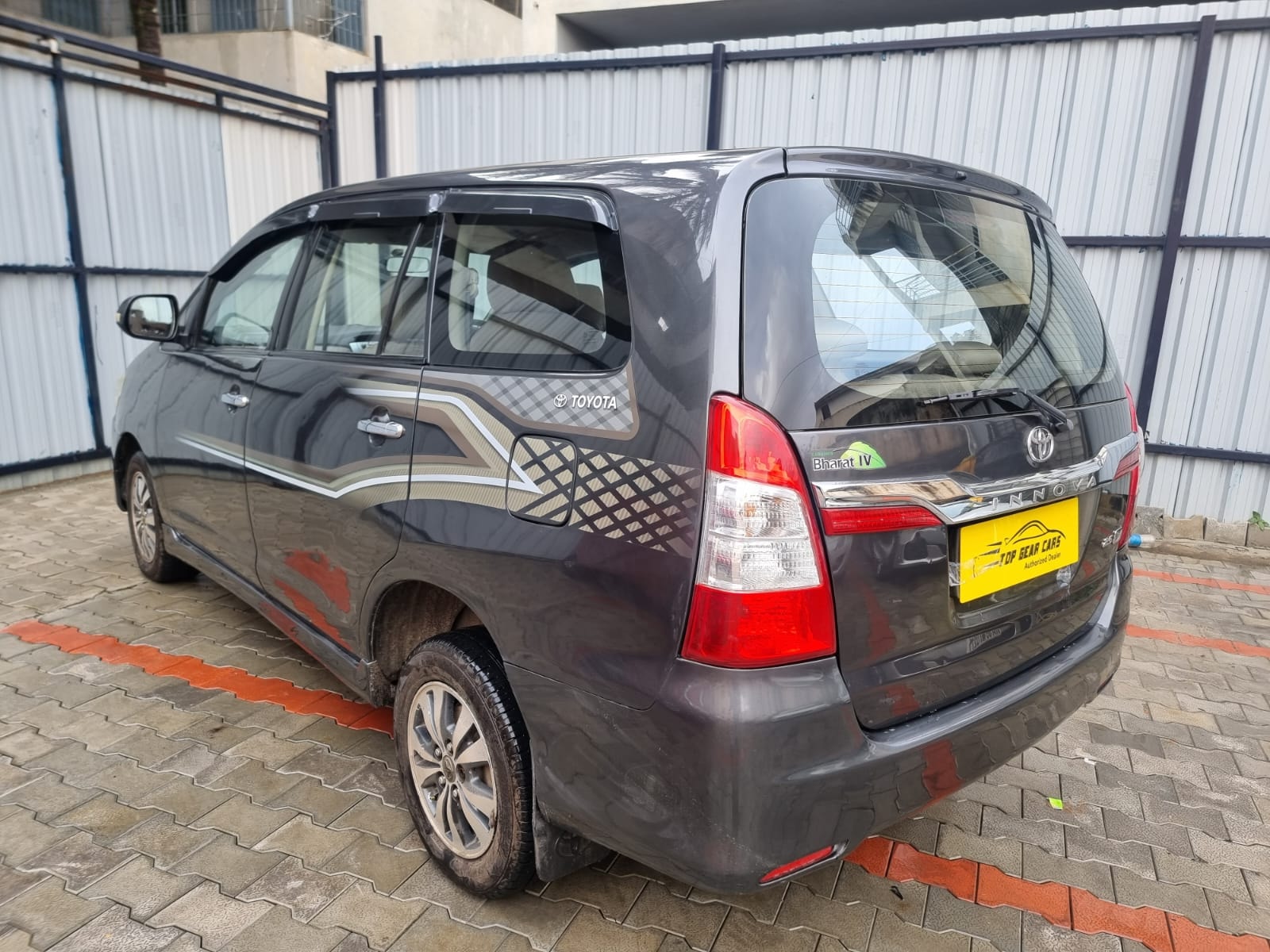 Innova image 3 Innova image 3