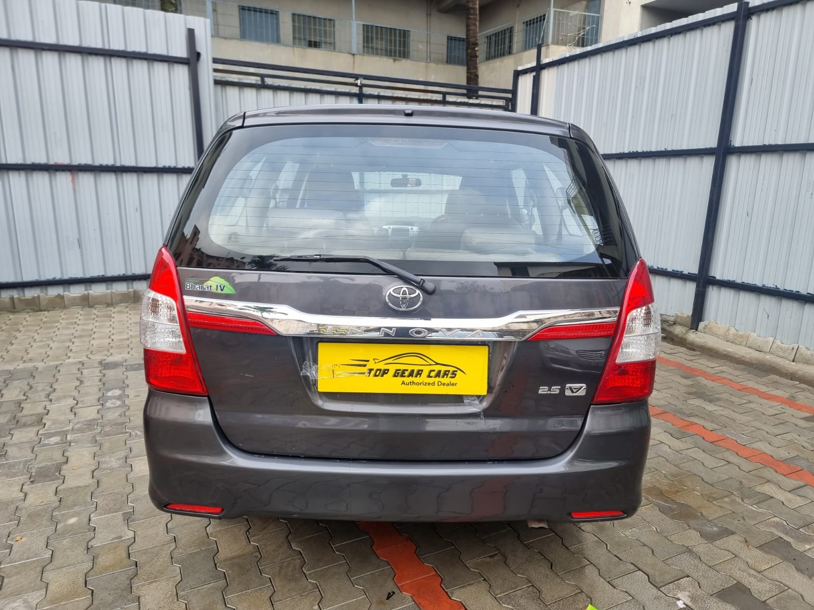 Innova image 4 Innova image 4