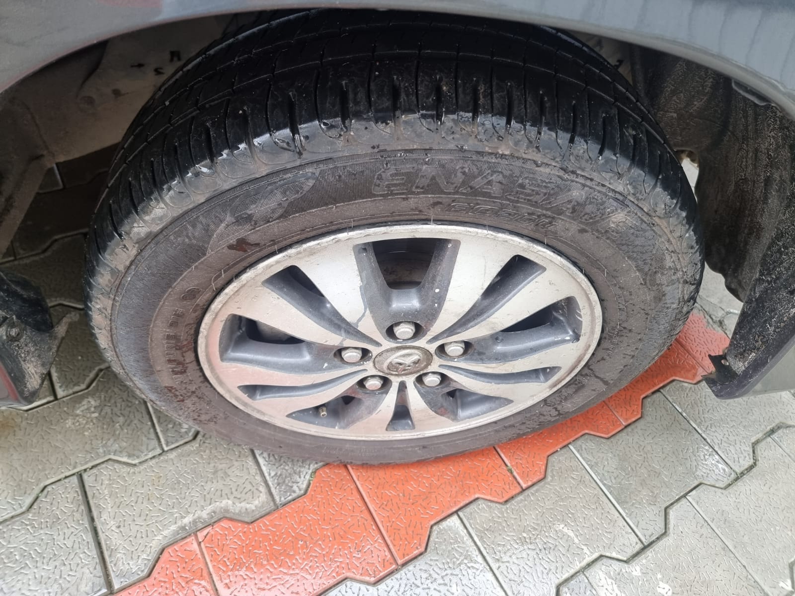 Innova image 9 Innova image 9