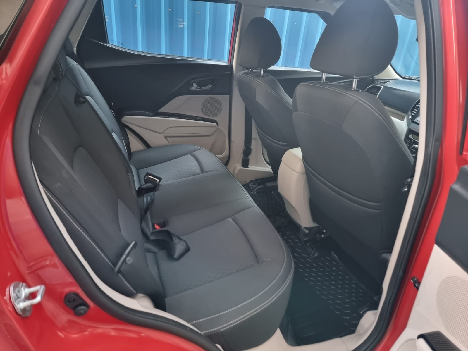 XUV300 image 17 XUV300 image 17