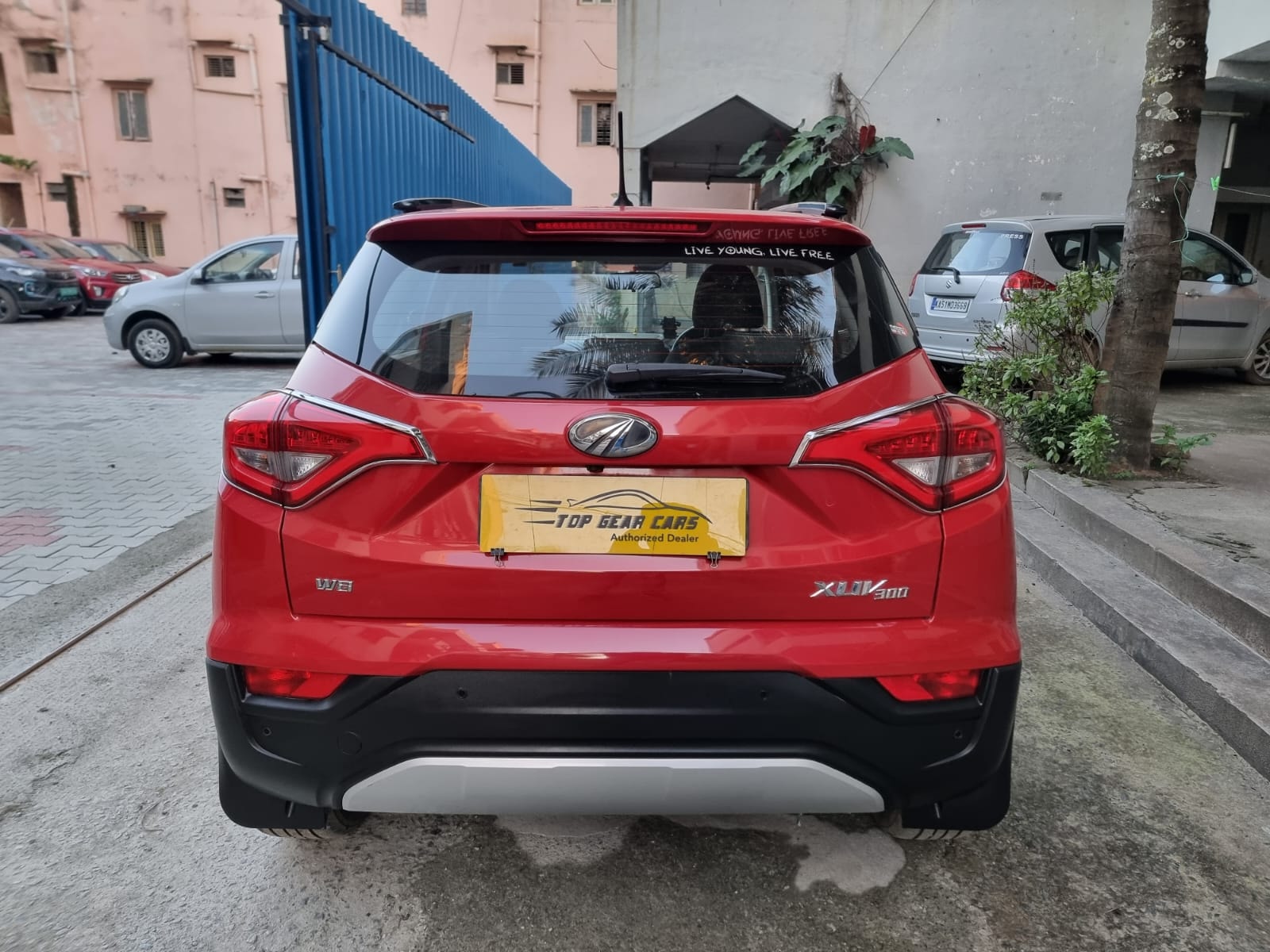 XUV300 image 4 XUV300 image 4