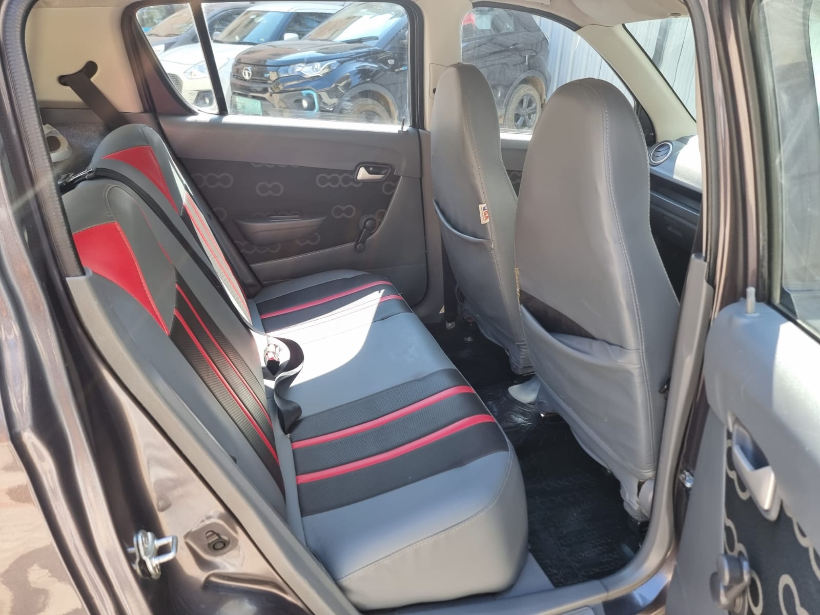 Alto 800 image 16 Alto 800 image 16