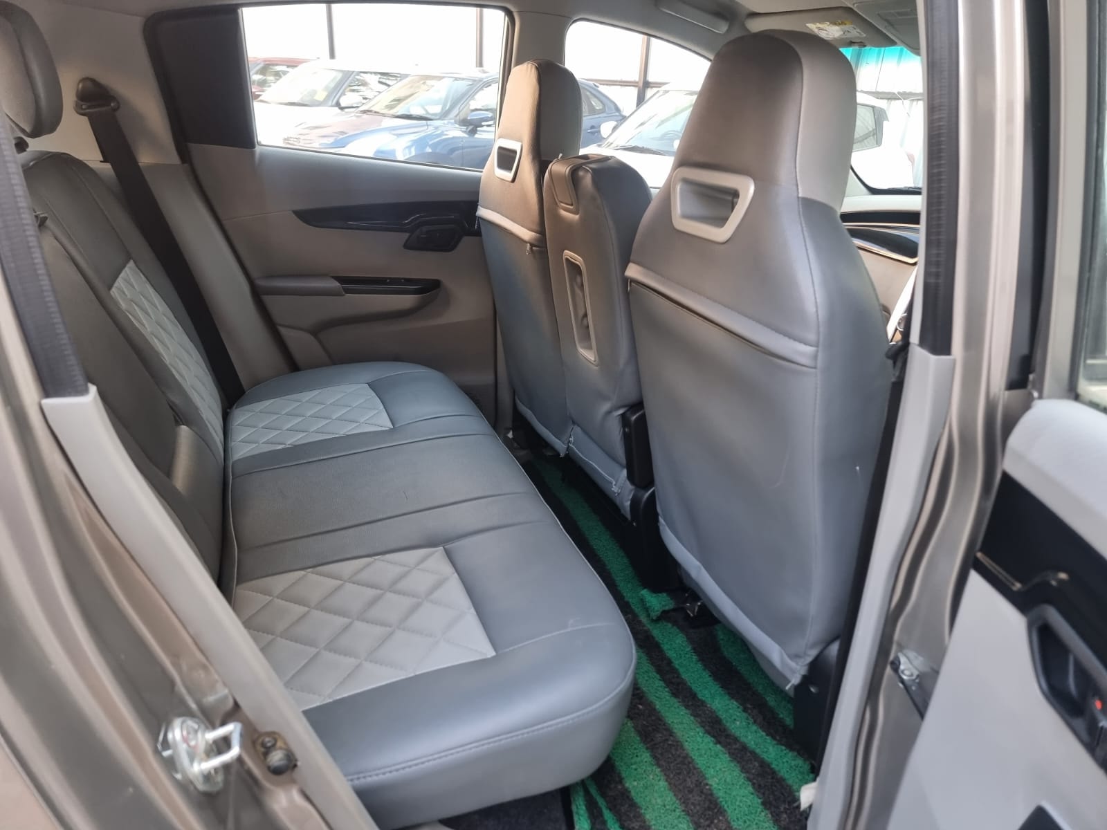 KUV100 image 11 KUV100 image 11