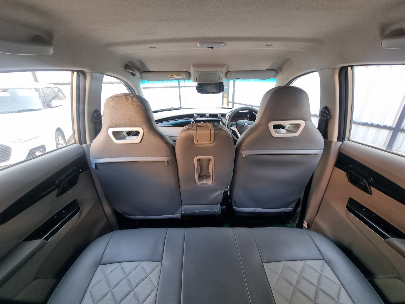 KUV100 image 13 KUV100 image 13