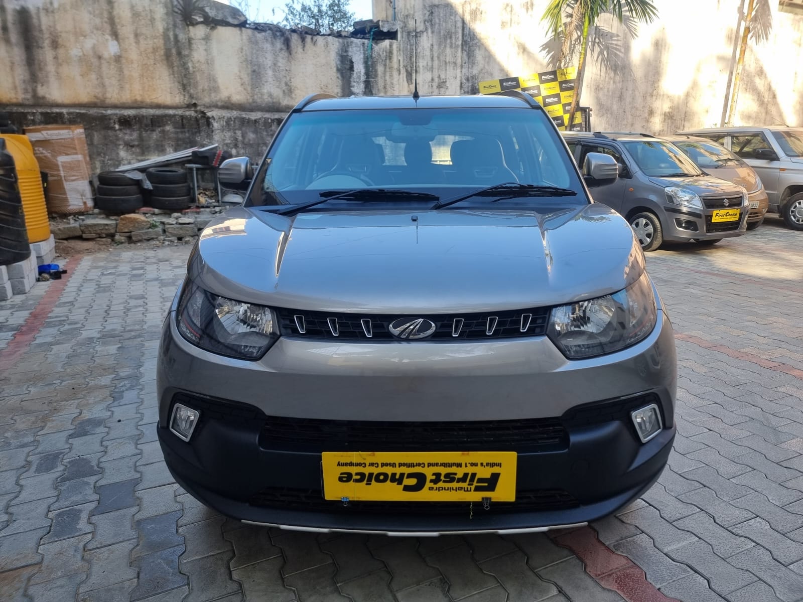 KUV100 image 3 KUV100 image 3