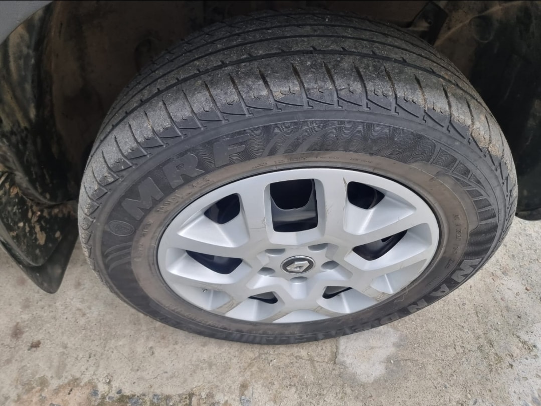 Duster image 9 Duster image 9